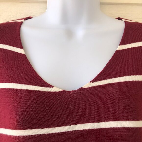 Women's Sweater Size M/L Lightweight Burgundy White Stripe 3/4 Sleeve Longline - Picture 14 of 15